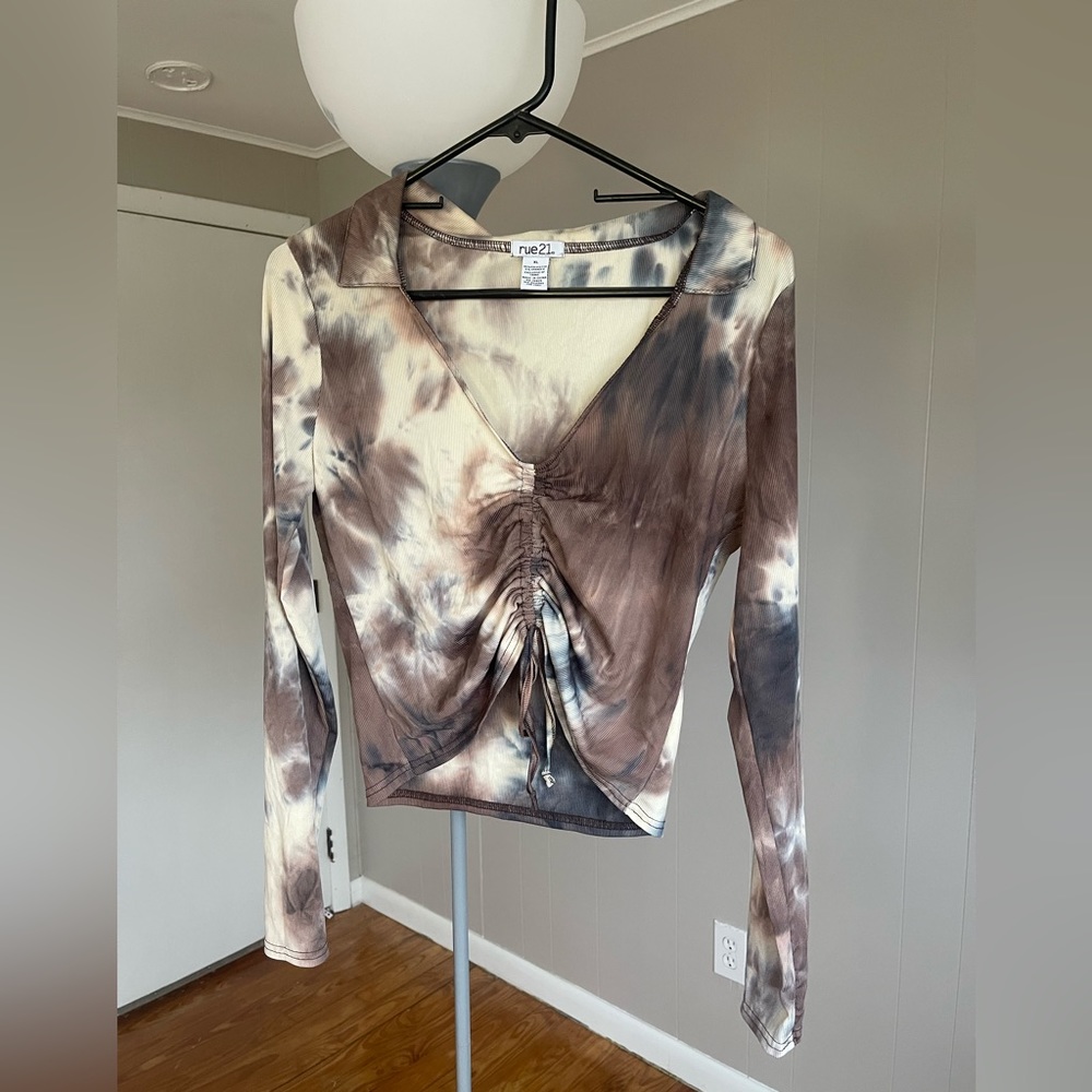 ⭐️RUE21⭐️ SILKY SOFT😍